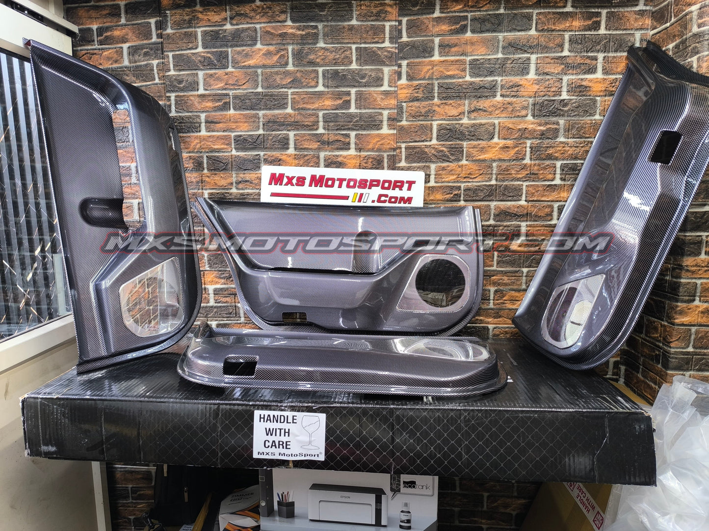 MXS4672 Carbon Fibre Door Panel Covers For Innova Hycross