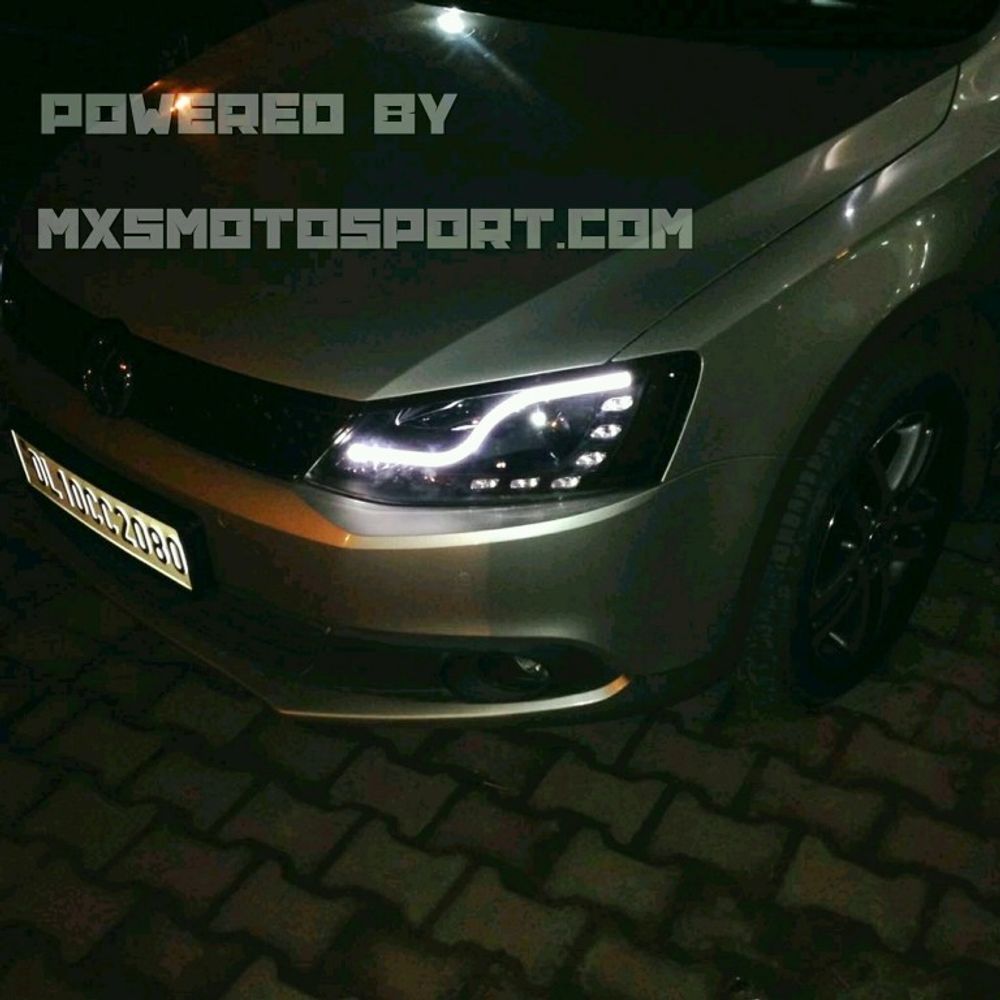 MXSHL173 Projector Headlights Volkswagen Jetta with Audi style Day running light