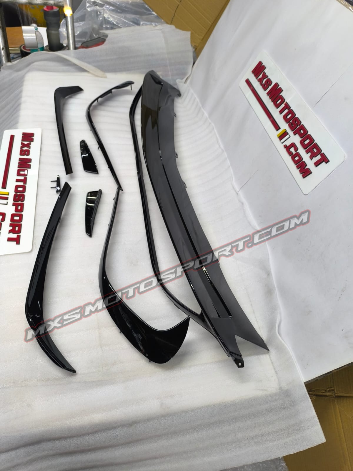 MXS4399 Front Bumper Lip Chin Spoiler Winglet Splitter for Mercedes Benz A Class W176 A45 AMG 2012+