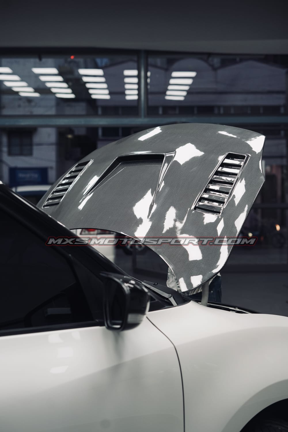 MXS4517 Carbon Fiber Bonnet Hood Maruti Suzuki Swif (2018–2023)