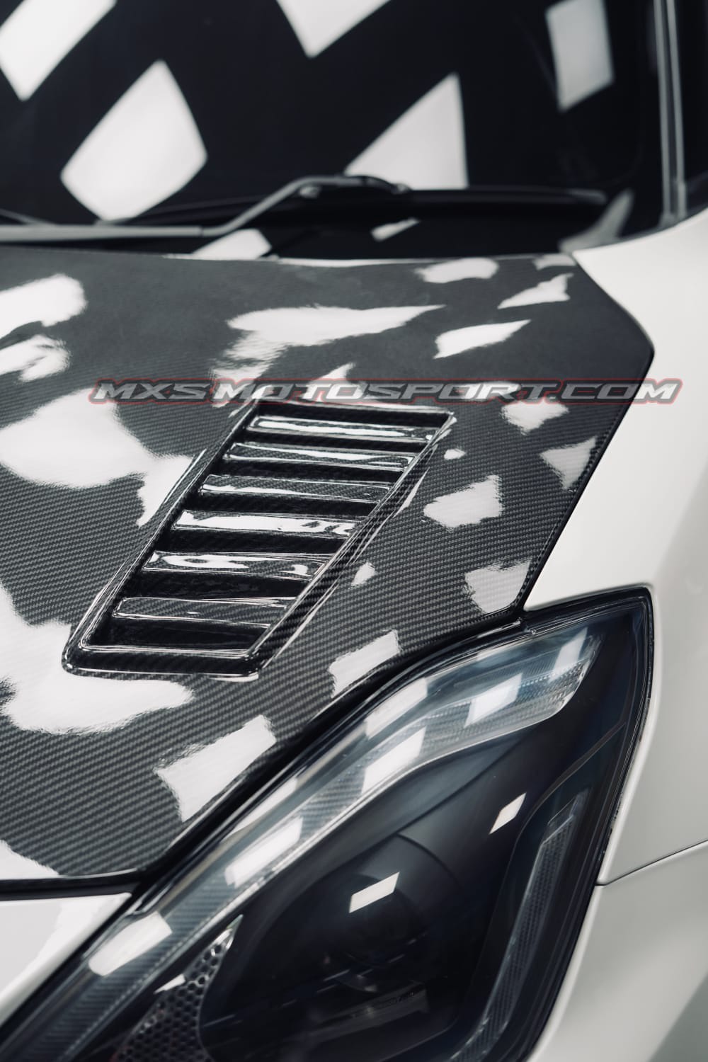 MXS4517 Carbon Fiber Bonnet Hood Maruti Suzuki Swif (2018–2023)