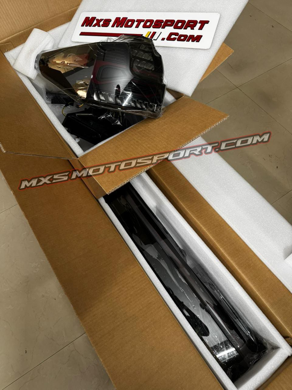 MXS4572 LED Tail Lights for Toyota Innova Hycross | BMW GTI-Style Dynamic Design