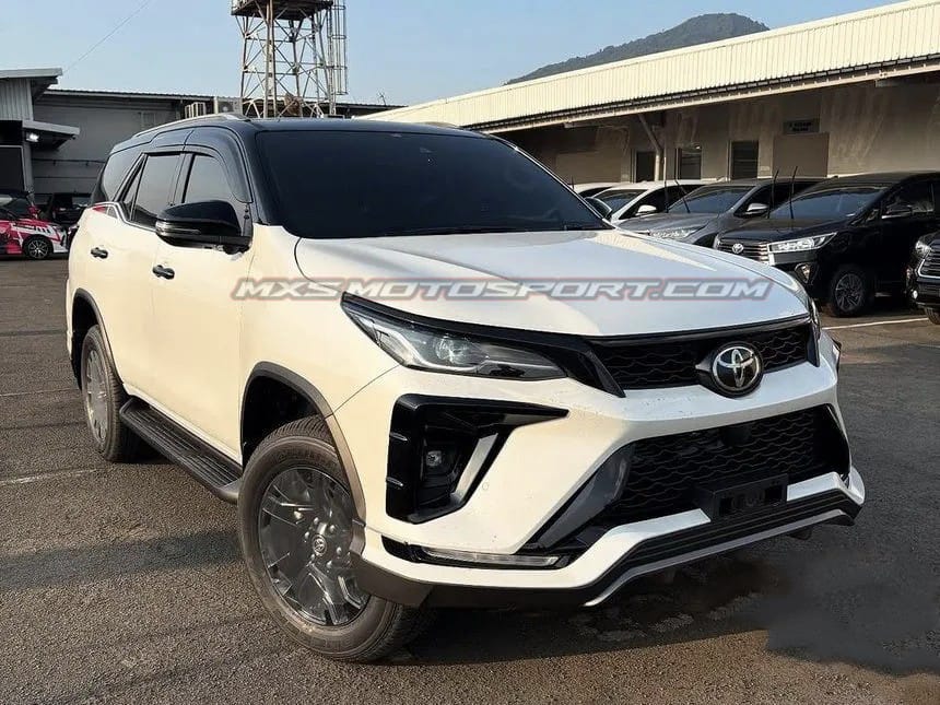 MXS4617 GR Sport V2 Aero Kit for Toyota Fortuner Legender with Signature Rear Roof Spoiler