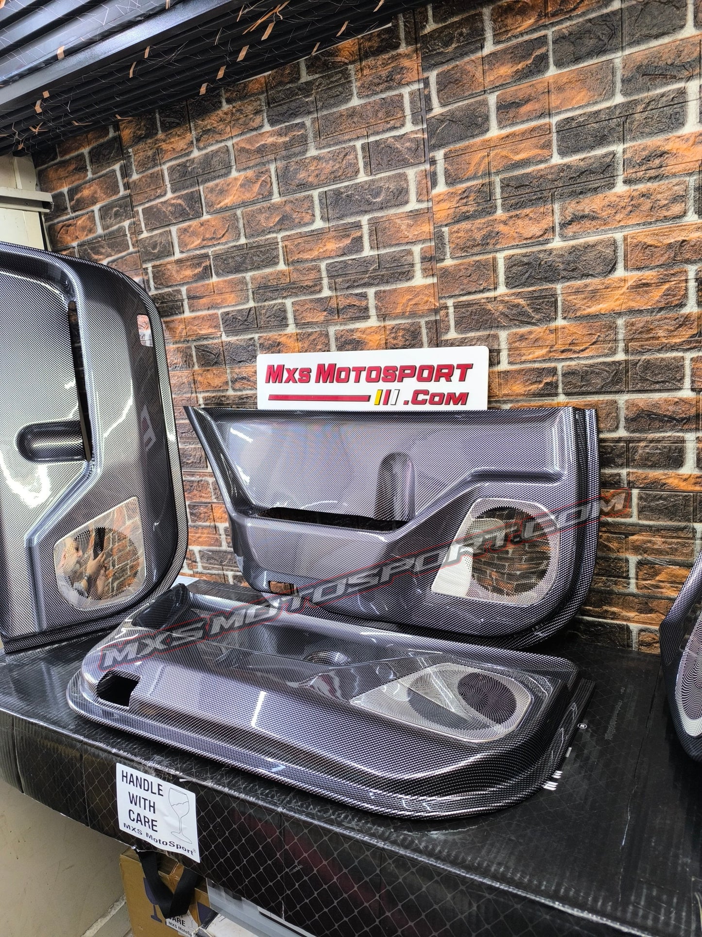 MXS4672 Carbon Fibre Door Panel Covers For Innova Hycross