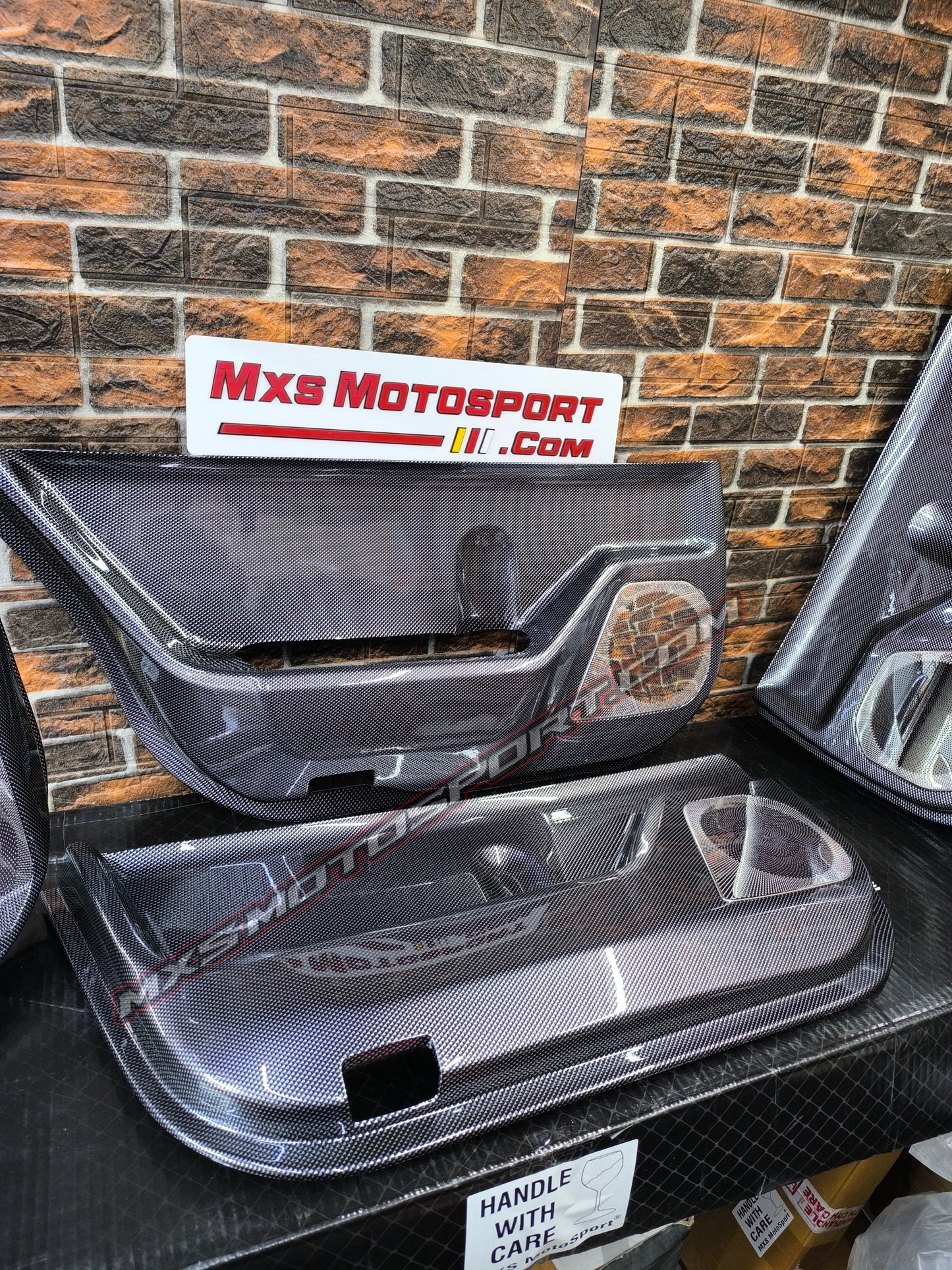 MXS4672 Carbon Fibre Door Panel Covers For Innova Hycross