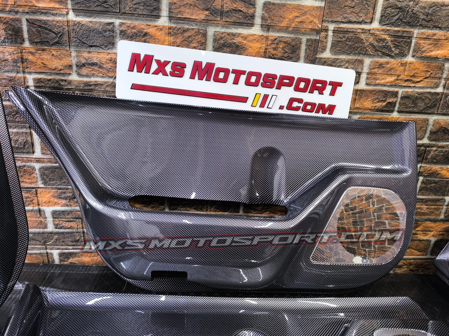 MXS4672 Carbon Fibre Door Panel Covers For Innova Hycross