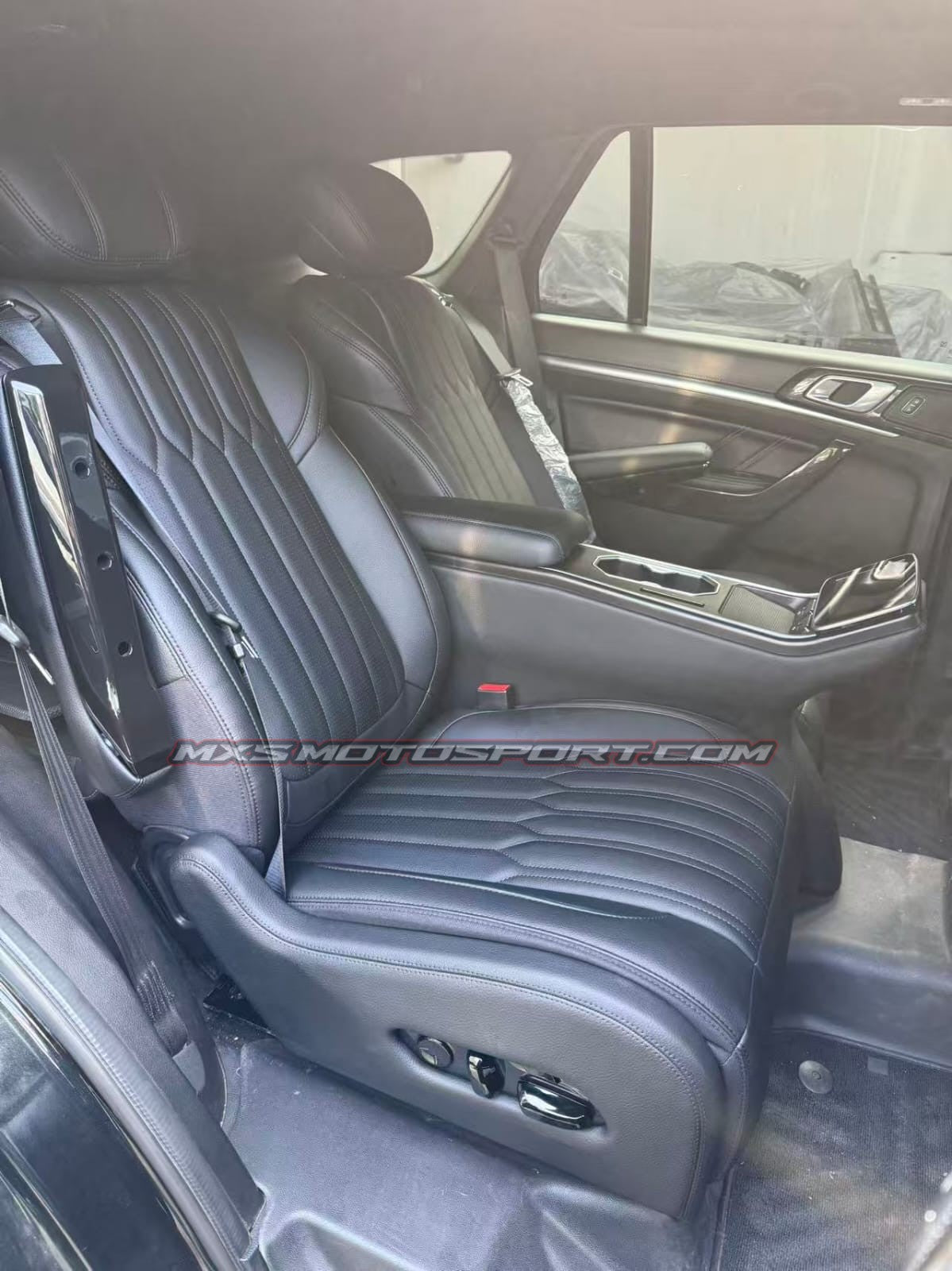 MXS4682 Executive Lounge Seats – Ford Endeavour Luxury Recliner Package